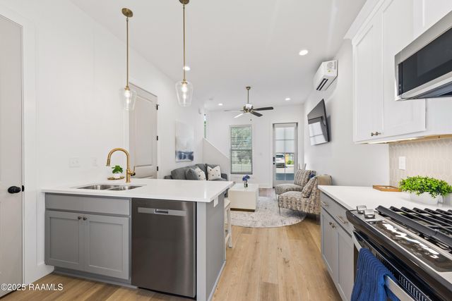 204 Steiner Oaks, Lafayette, LA 70508