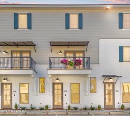 204 Steiner Oaks, Lafayette, LA 70508