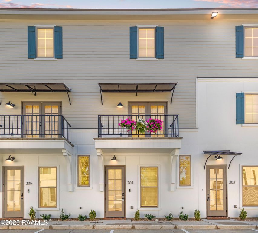 204 Steiner Oaks, Lafayette, LA 70508