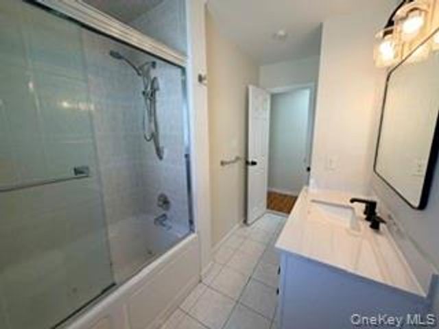 23 W Alhambra Avenue, Lindenhurst, NY 11757