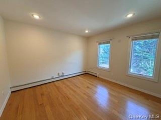 23 W Alhambra Avenue, Lindenhurst, NY 11757
