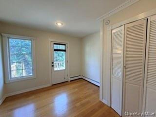 23 W Alhambra Avenue, Lindenhurst, NY 11757