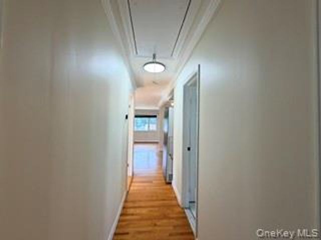 23 W Alhambra Avenue, Lindenhurst, NY 11757