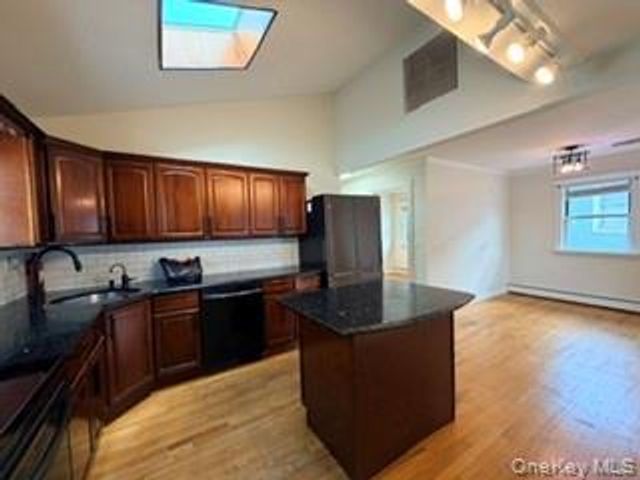23 W Alhambra Avenue, Lindenhurst, NY 11757
