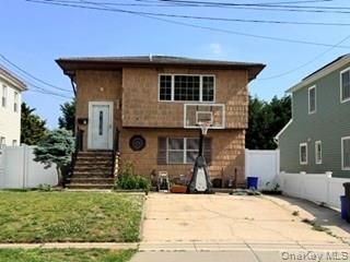 23 W Alhambra Avenue, Lindenhurst, NY 11757