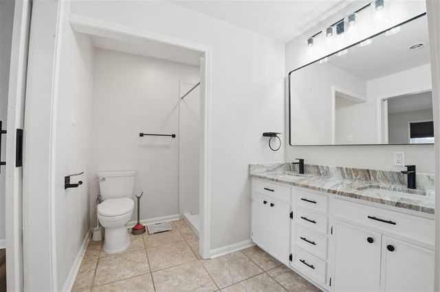 1425 N Chateau Circle, Lake Charles, LA 70605