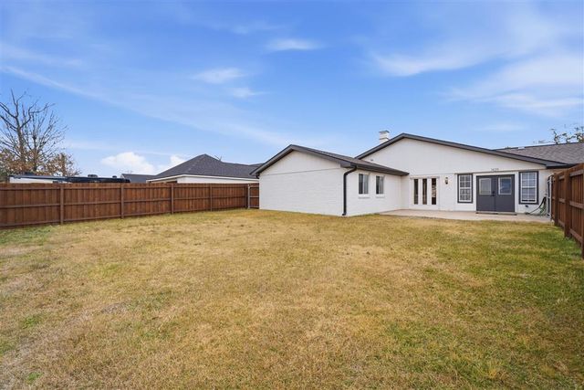 1425 N Chateau Circle, Lake Charles, LA 70605