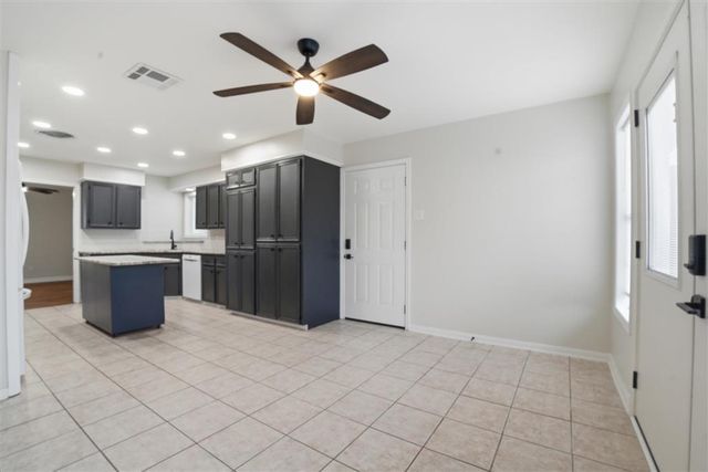 1425 N Chateau Circle, Lake Charles, LA 70605
