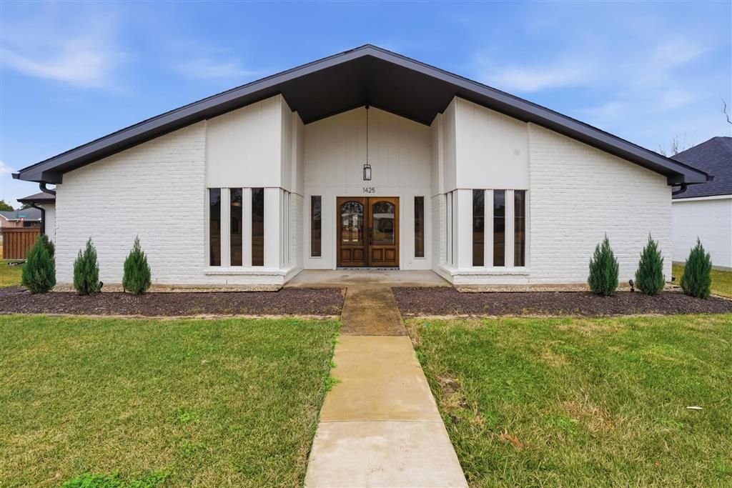 1425 N Chateau Circle, Lake Charles, LA 70605