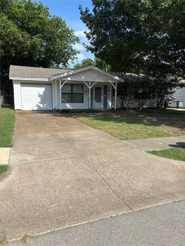 1012 Harris Drive, Euless, TX 76039