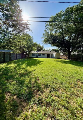 1012 Harris Drive, Euless, TX 76039