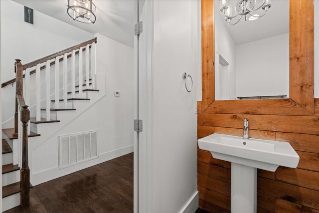 602 Douglas Ave, Nashville, TN 37207