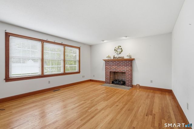 230 Lexington Road, Glastonbury, CT 06033