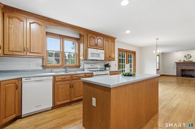 230 Lexington Road, Glastonbury, CT 06033