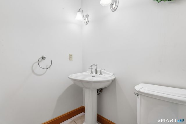 230 Lexington Road, Glastonbury, CT 06033