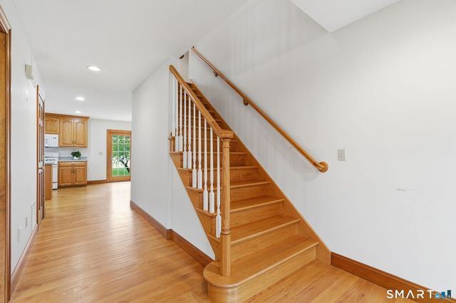 230 Lexington Road, Glastonbury, CT 06033