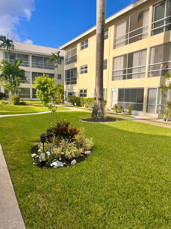 1951 NE 39th St 248, Lighthouse Point, FL 33064