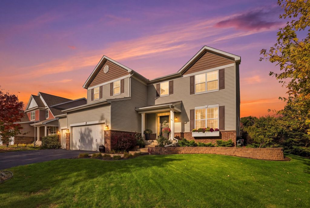 580 Eastgate Parkway, Mahtomedi, MN 55115 — exterior
