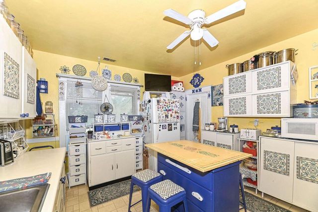 6819 25th AVENUE, Kenosha, WI 53143