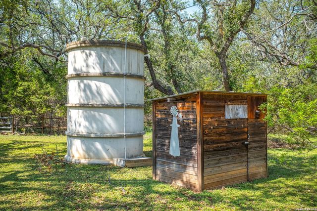 8580 SPRING BRANCH RD, Spring Branch, TX 78070