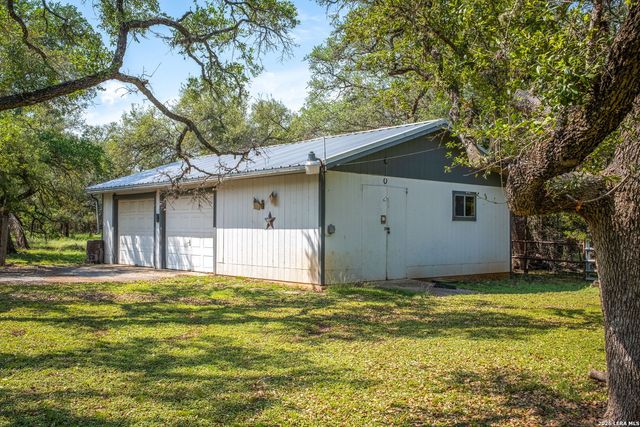 8580 SPRING BRANCH RD, Spring Branch, TX 78070