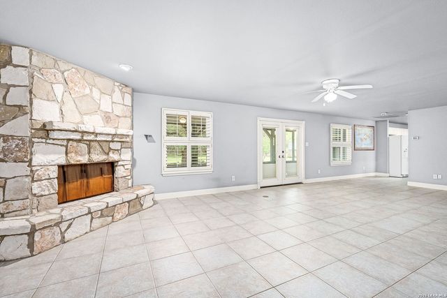 8580 SPRING BRANCH RD, Spring Branch, TX 78070