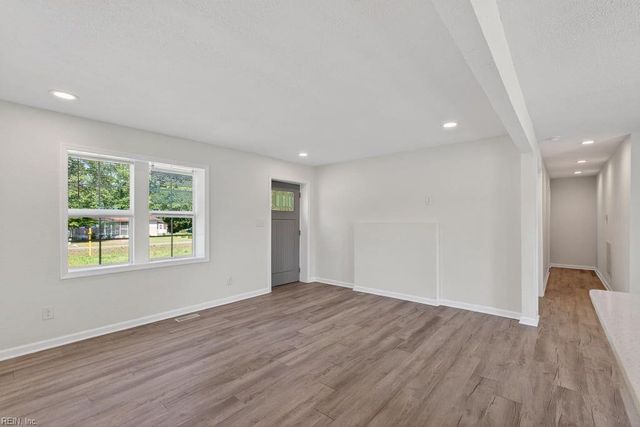 9289 Gates RD, Suffolk, VA 23437