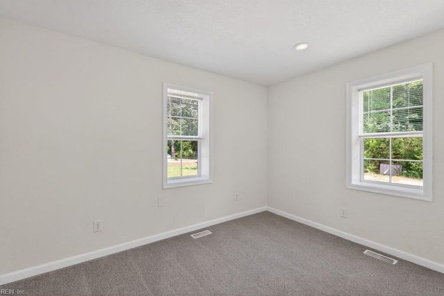 9289 Gates RD, Suffolk, VA 23437
