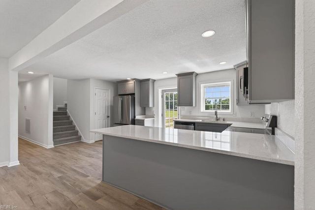 9289 Gates RD, Suffolk, VA 23437