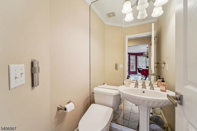 185 Summit Ave, Pompton Lakes Boro, NJ 07442