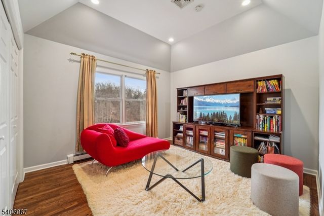 185 Summit Ave, Pompton Lakes Boro, NJ 07442