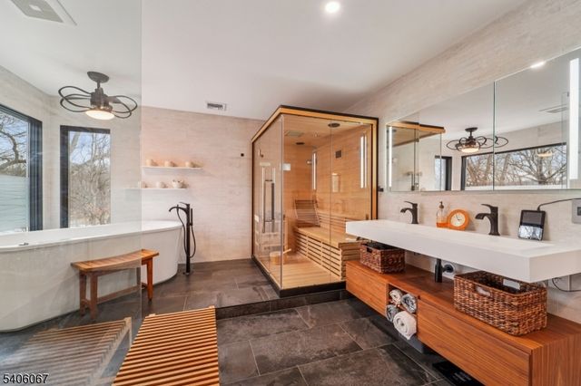 185 Summit Ave, Pompton Lakes Boro, NJ 07442