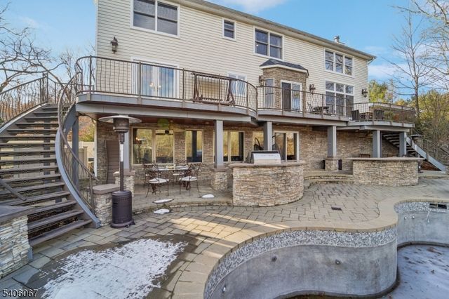 185 Summit Ave, Pompton Lakes Boro, NJ 07442