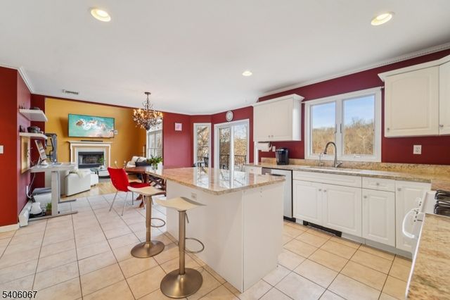 185 Summit Ave, Pompton Lakes Boro, NJ 07442