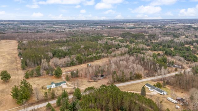 6700 S 230th Avenue, Lincoln Twp-osceola, MI 49677