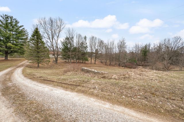 6700 S 230th Avenue, Lincoln Twp-osceola, MI 49677