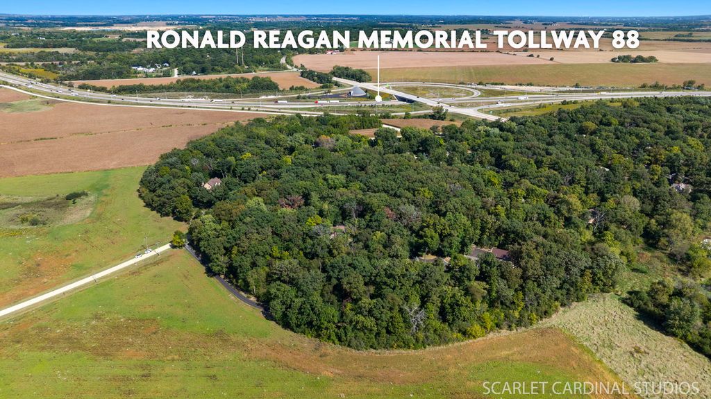 000 Finley Road, Sugar Grove, IL 60554