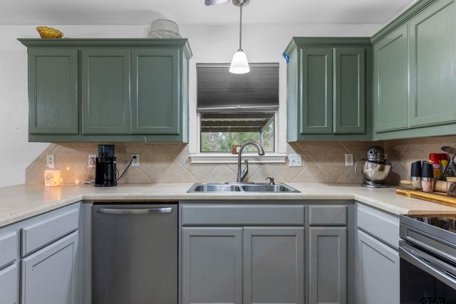 130 CR 2312, Mineola, TX 75773