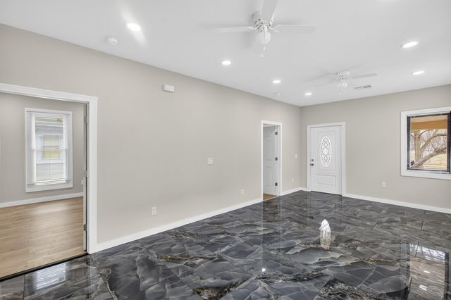 1231 S Topeka Ave, Wichita, KS 67211