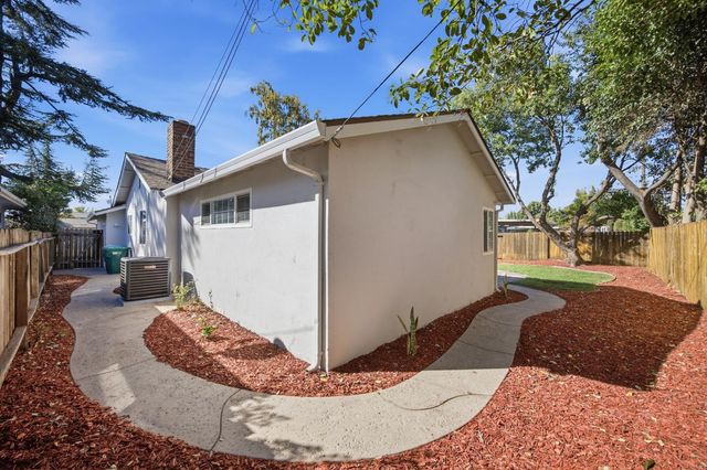 2019 W Elm St, Lodi, CA 95242