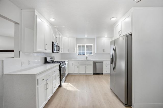 2019 W Elm St, Lodi, CA 95242