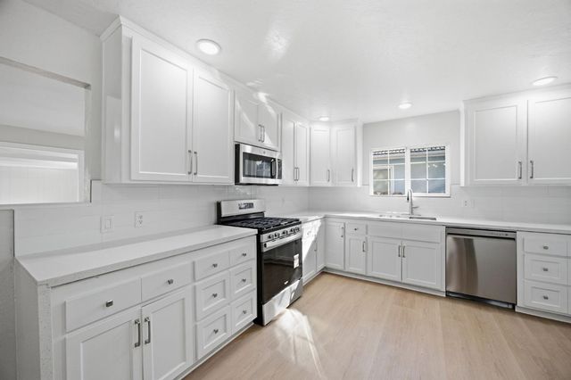 2019 W Elm St, Lodi, CA 95242