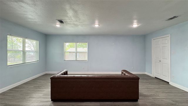 191 Harmon Road, Gun Barrel City, TX 75156