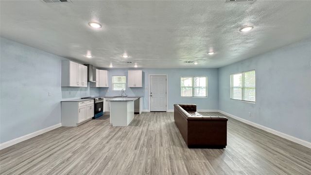 191 Harmon Road, Gun Barrel City, TX 75156