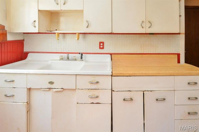 9441 Kathlyn Drive, Woodson Terrace, MO 63134