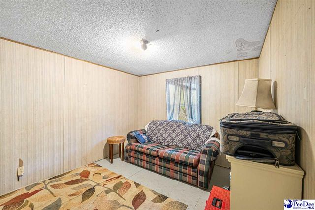 902 Piano Rd, Florence, SC 29501