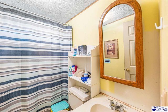 902 Piano Rd, Florence, SC 29501