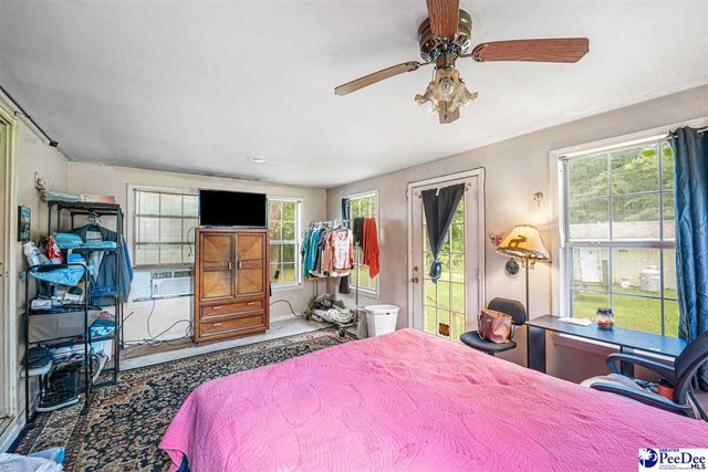 902 Piano Rd, Florence, SC 29501