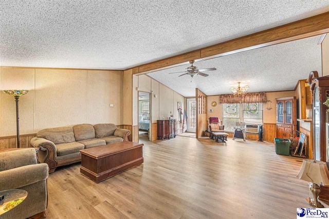 902 Piano Rd, Florence, SC 29501