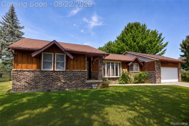 12524 Linden Road, Fenton Charter Township, MI 48451